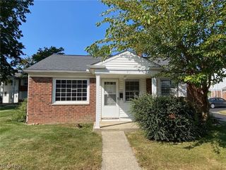 Foreclosed Home - 288 E 235TH ST, 44123