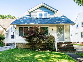 Foreclosed Home - 21701 IVAN AVE, 44123
