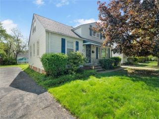 Foreclosed Home - 1437 GENESEE AVE, 44124
