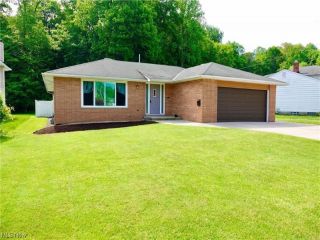 Foreclosed Home - 1639 WINDSOR DR, 44124