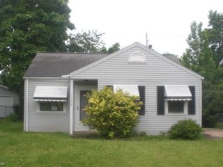 Foreclosed Home - 1172 GENESEE AVE, 44124