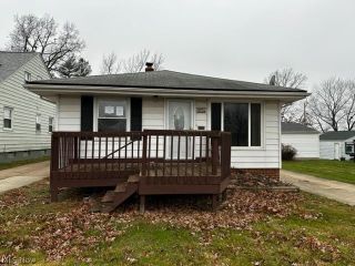 Foreclosed Home - 5534 CUMBERLAND DR, 44125