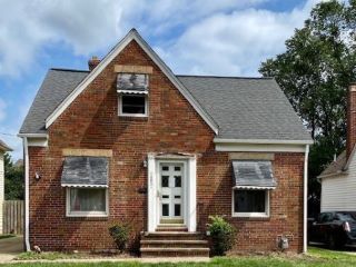 Foreclosed Home - 10821 WADSWORTH AVE, 44125