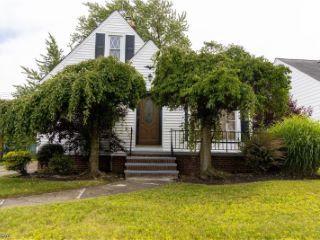 Foreclosed Home - 10604 MCCRACKEN BLVD, 44125