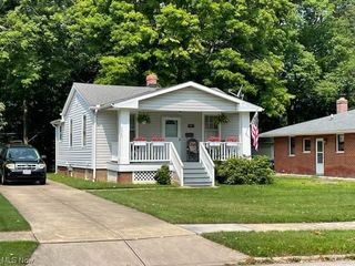 Foreclosed Home - 3928 W 227TH ST, 44126