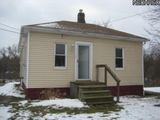 Foreclosed Home - 16226 MCCRACKEN RD, 44128