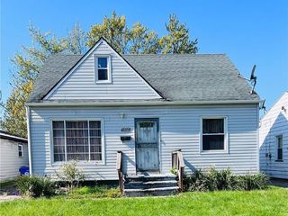 Foreclosed Home - 4404 E 158TH ST, 44128