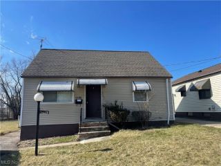 Foreclosed Home - 4596 E 175TH ST, 44128