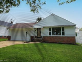 Foreclosed Home - 4541 SPRINGVALE DR, 44128