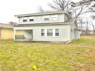 Foreclosed Home - 15010 OHIO AVE, 44128