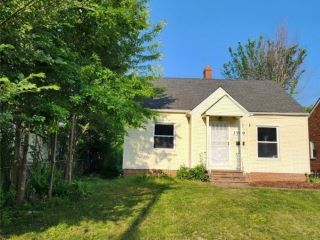 Foreclosed Home - 3789 LEE HEIGHTS BLVD, 44128