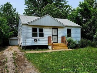 Foreclosed Home - 4316 E 143RD ST, 44128
