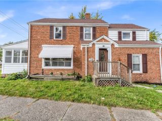 Foreclosed Home - 15421 HARVARD AVE, 44128