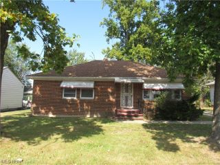Foreclosed Home - 23917 EMERY RD, 44128