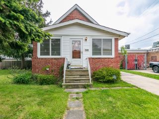 Foreclosed Home - 7909 RIDGEFIELD AVE, 44129