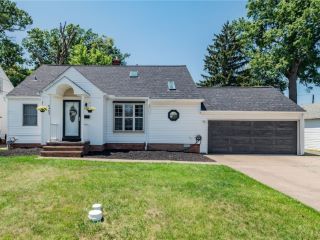 Foreclosed Home - 6402 WESTMINSTER DR, 44129