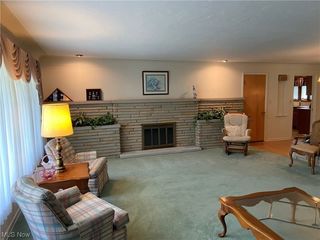 Foreclosed Home - 7686 N LINDEN LN, 44130