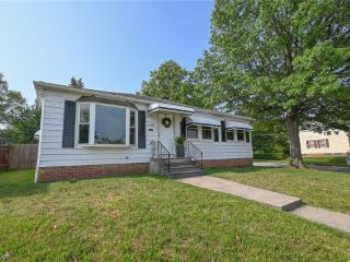 Foreclosed Home - 10715 WINDHAM RD, 44130
