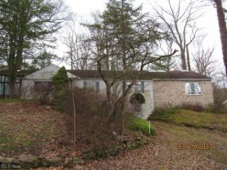 Foreclosed Home - 8108 STONE RD, 44131