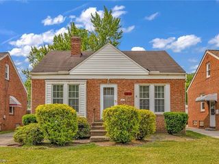 Foreclosed Home - 2923 HEARTHSTONE RD, 44134