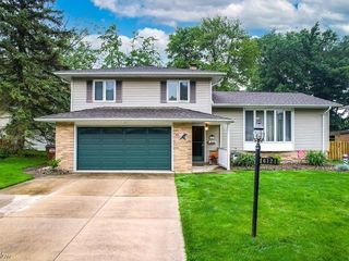 Foreclosed Home - 6121 SANDY HOOK DR, 44134