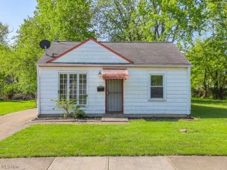Foreclosed Home - 12521 GRIMSBY AVE, 44135