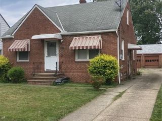Foreclosed Home - 13508 SPRECHER AVE, 44135