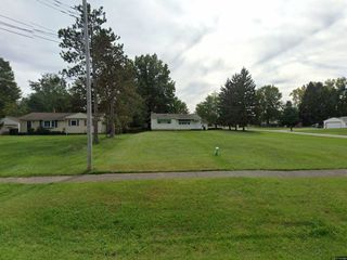 Foreclosed Home - 17935 SHURMER RD, 44136
