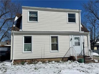 Foreclosed Home - 21611 HILLGROVE AVE, 44137
