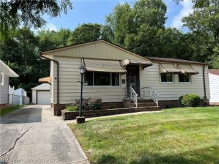 Foreclosed Home - 14924 FLORENCE DR, 44137