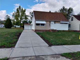 Foreclosed Home - 15705 WALVERN BLVD, 44137