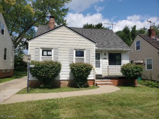 Foreclosed Home - 15713 MAPLEWOOD AVE, 44137