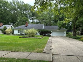 Foreclosed Home - 8751 LINDBERGH BLVD, 44138