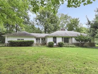 Foreclosed Home - 35855 SOLON RD, 44139