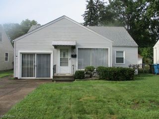 Foreclosed Home - 27844 KNICKERBOCKER RD, 44140