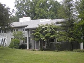 Foreclosed Home - 10204 ECHO HILL DR, 44141