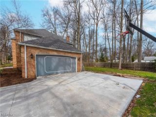 Foreclosed Home - 24228 STONEHEDGE DR, 44145