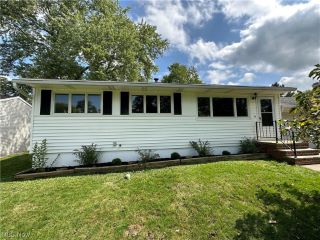 Foreclosed Home - 13367 YAGER DR, 44149