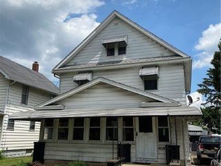 Foreclosed Home - 281 5TH ST NW, 44203
