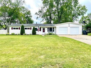 Foreclosed Home - 3920 FERNWOOD DR, 44212