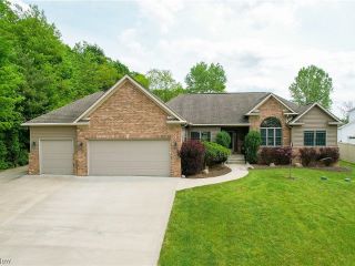 Foreclosed Home - 6987 PINE KNOLL DR, 44216