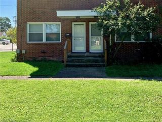 Foreclosed Home - 3279 OAKWOOD DR, 44221