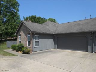 Foreclosed Home - 3992 VILLAS DR, 44224
