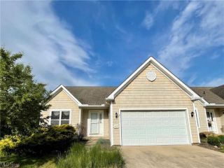 Foreclosed Home - 899 STONEWATER DR, 44240
