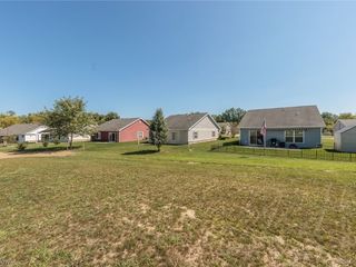 Foreclosed Home - 511 HINTERLAND CT, 44254