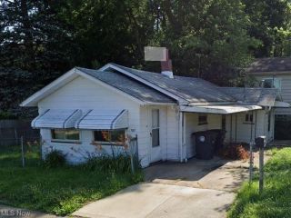 Foreclosed Home - 1047 CHESTER AVE, 44314