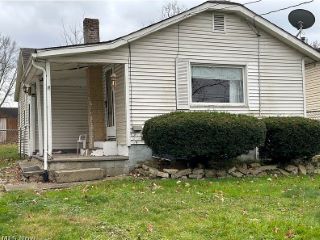 Foreclosed Home - 1228 IONA AVE, 44314
