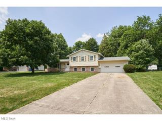 Foreclosed Home - 2429 INAS DR, 44321