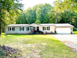 Foreclosed Home - 2732 MAHAN DENMAN RD NW, 44402