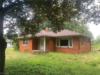 Foreclosed Home - 778 BRACEVILLE ROBINSON RD NW, 44444